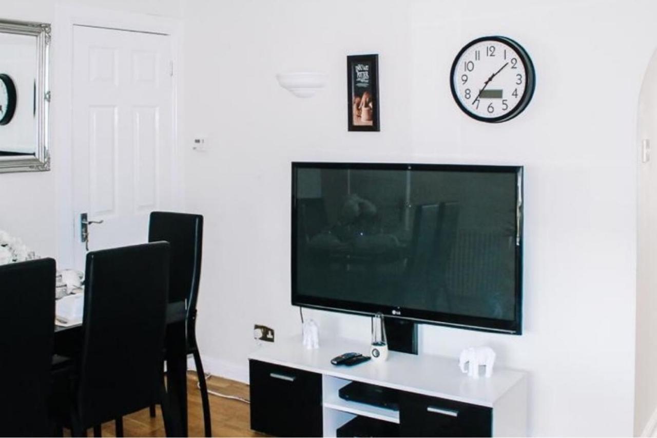 Home To Home Stay Apartment Glasgow Eksteriør billede