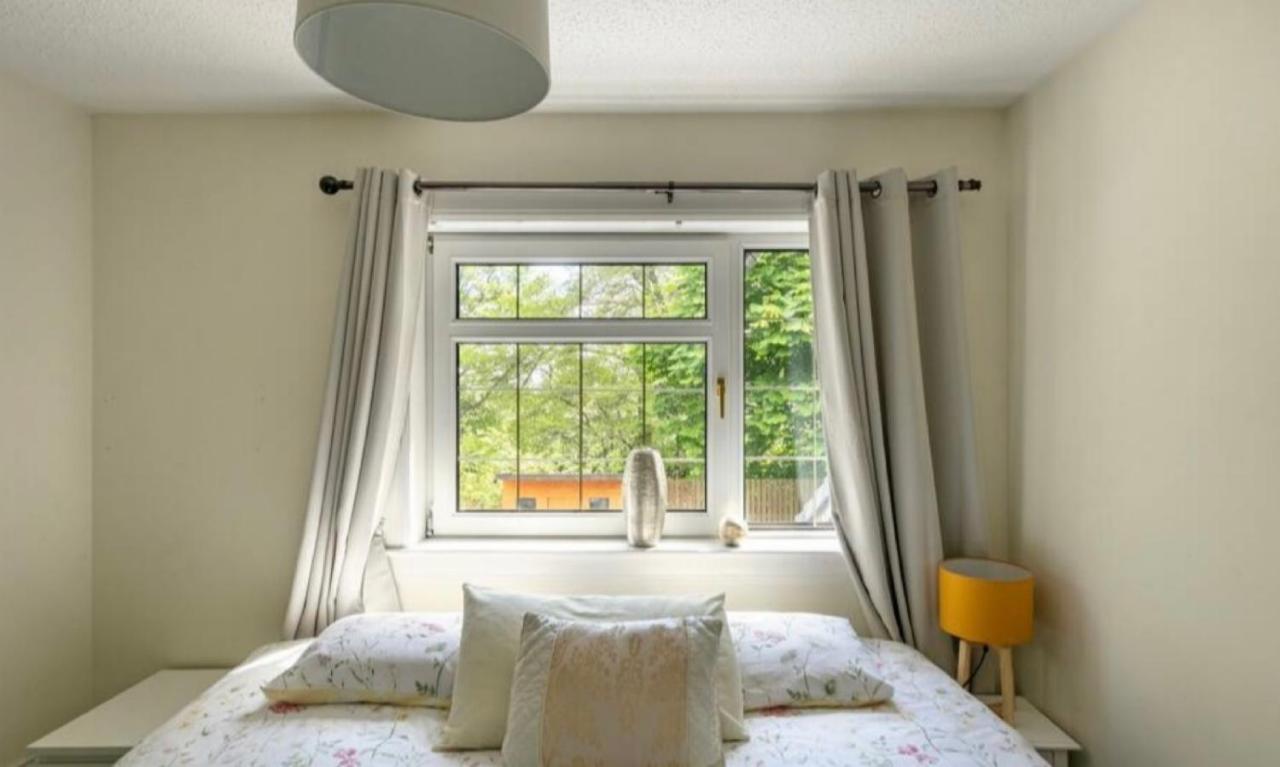 Home To Home Stay Apartment Glasgow Eksteriør billede